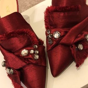 NEW Nine West Macadamia fabric mule in red silk